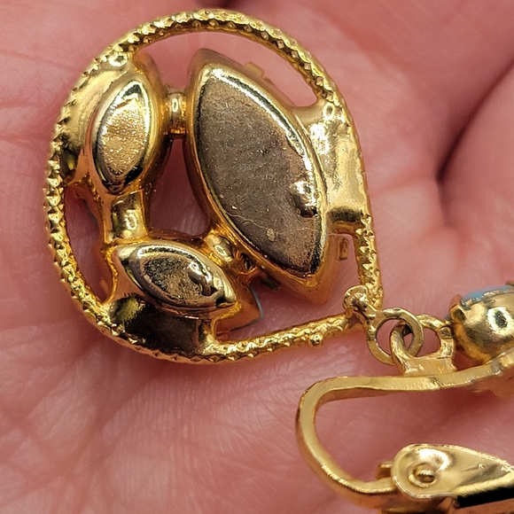 VTG Blue Milk Glass Rhinestones | Juliana Butterfly Brooch & Earrings - Picture 7 of 11